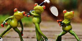 Frogs dramatically posing